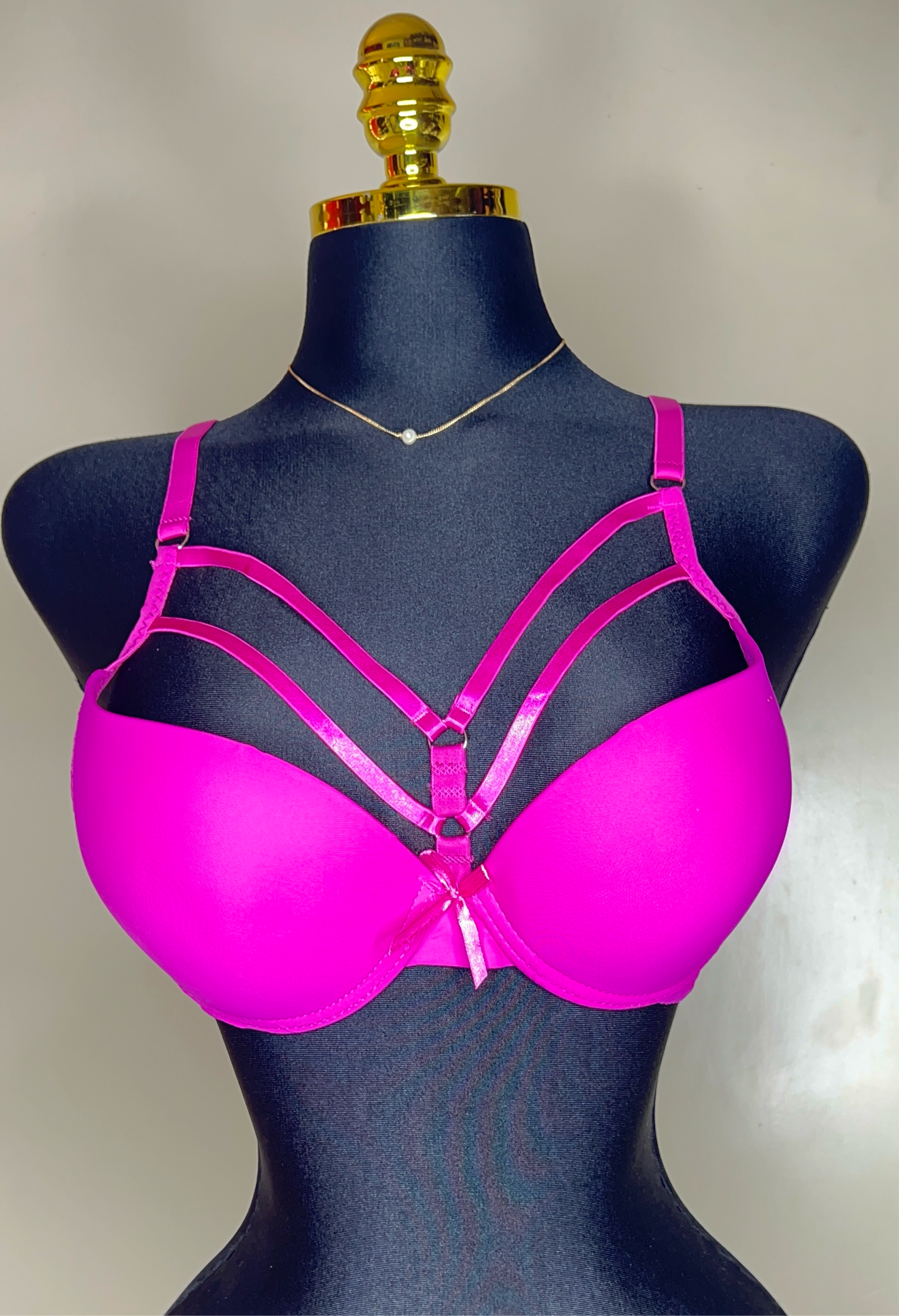 SOUTIEN SEXY CROISE – ALLURE AUDACIEUSE ET CONFORT ABSOLU